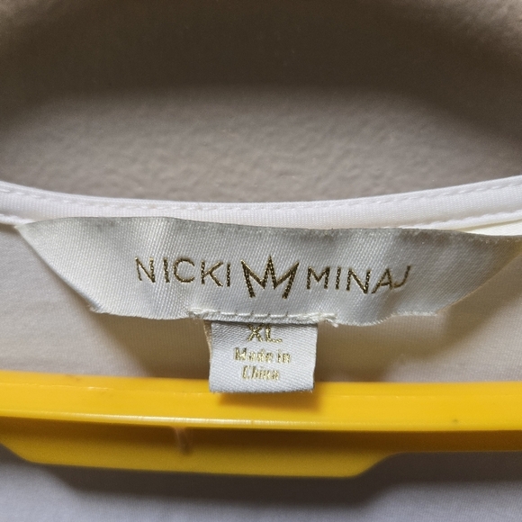 Nicki Minaj Elegant White Blouse Size XL - Picture 10 of 11